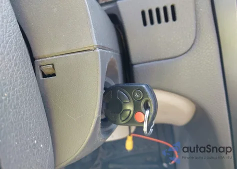 2011 Ford Fusion S z USA, uszkodzony, nr VIN 3FAHP0GA3BR242352